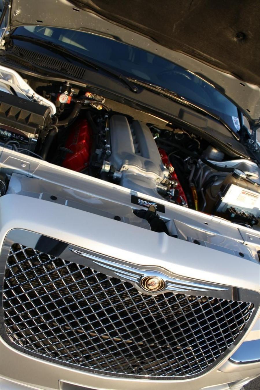  Chrysler 300C V10 2010 года  (фото 2 из 18)
